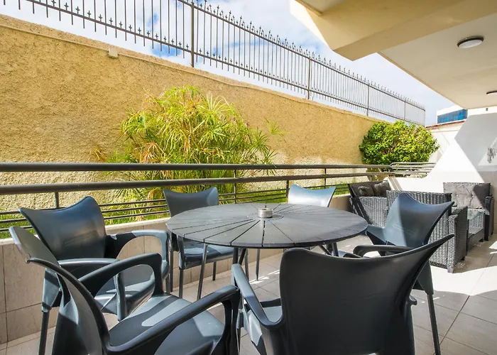 Santa Maria 2 Bedrooms * アデヘ